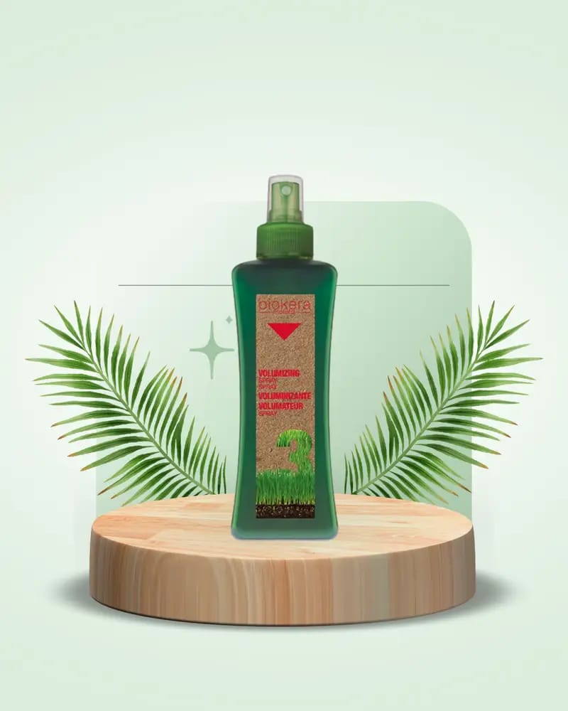 
A specialised maintenance treatment designed to normalise hair growth. Its formula combines vitamins, revitalising actives, and ginseng extract to enhance the vitality of the hair bulb and stimulate overall hair regeneration.
300 ml