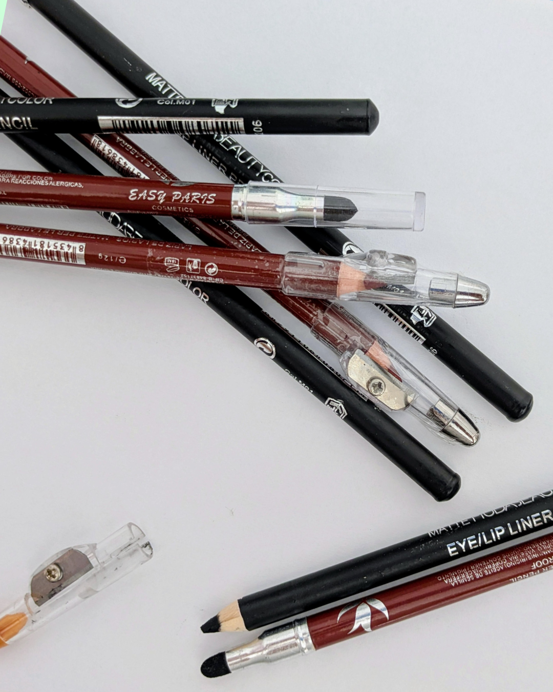 Eye/Lip Liner Pencil with Smudger and Sharpener
